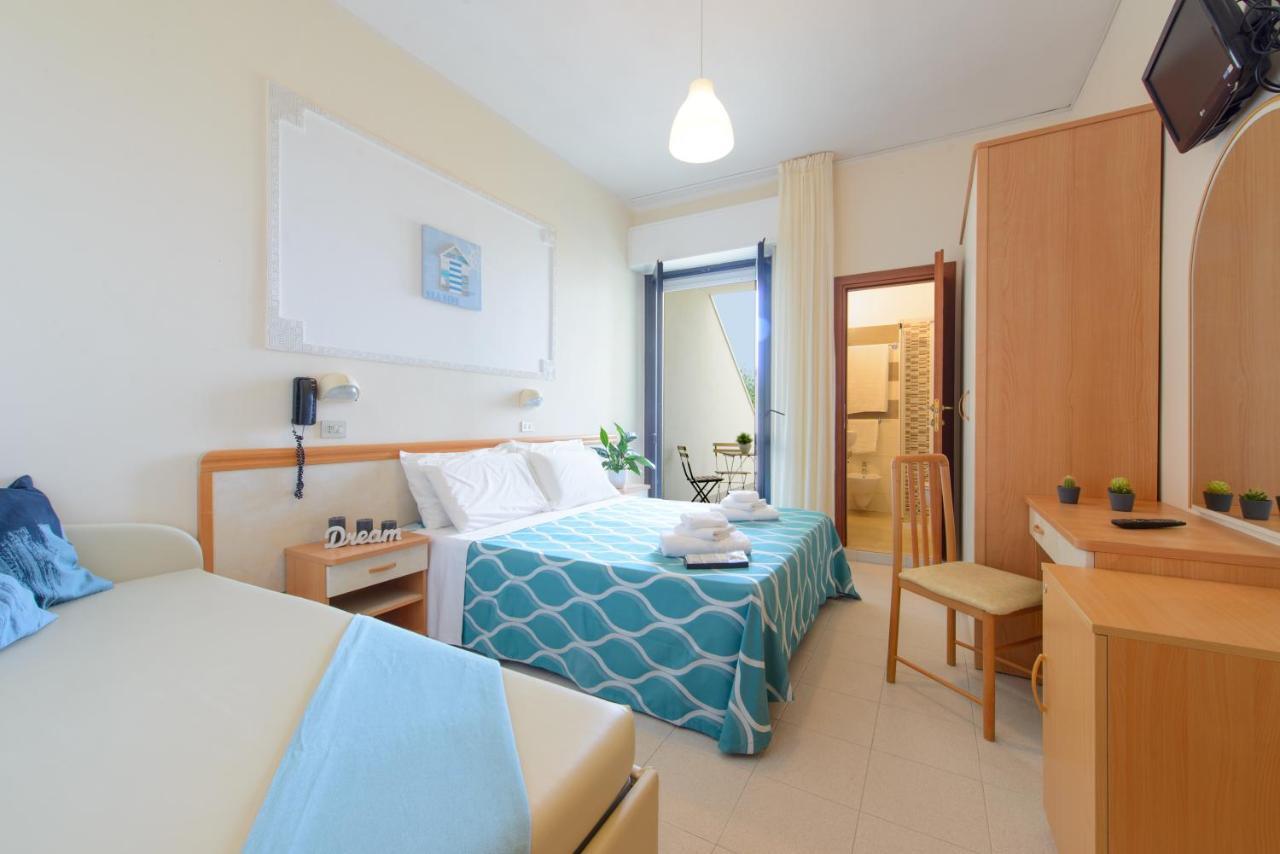 Hotel Nuova Medusa Rimini Exteriér fotografie
